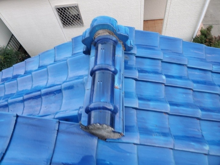 崩れが進んでいる棟部の確認