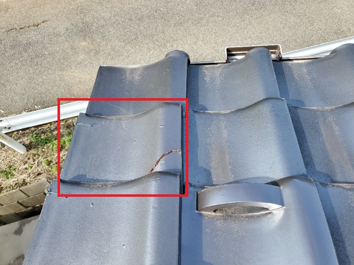 割れてしまった袖瓦