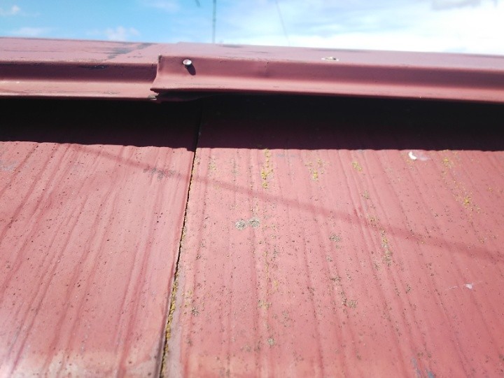 釘浮きと板金部分の劣化