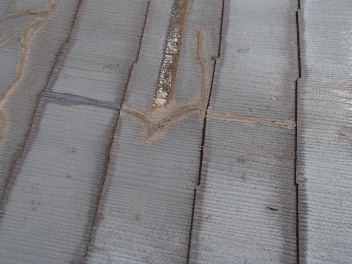 補修跡とさらなる劣化の見られる部分