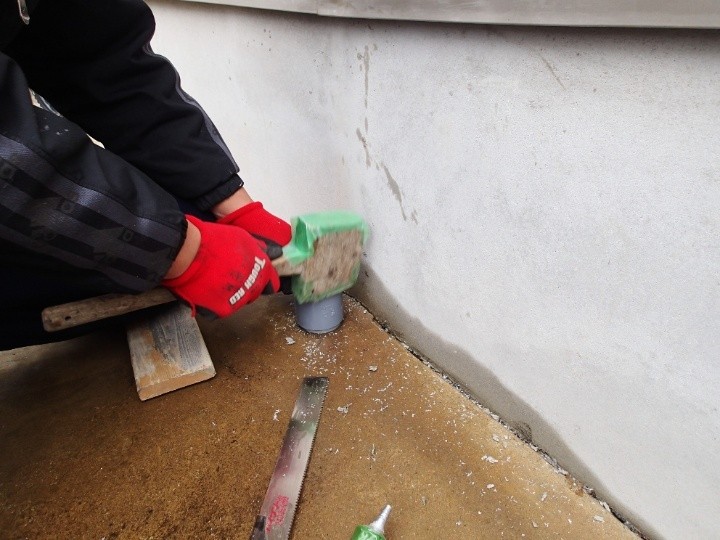 整形した排水管への継手取り付け