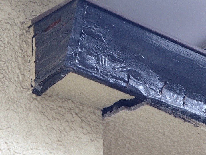 庇側面の塗膜の劣化