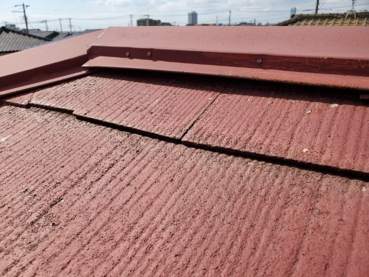 隅棟板金の浮きと劣化