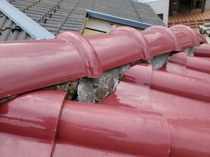 棟部分の漆喰剥がれ