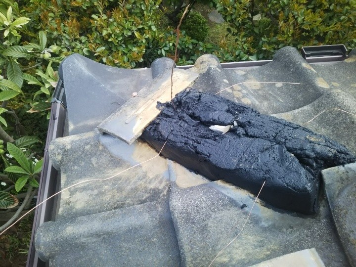 隅棟の土台作りと積み直し