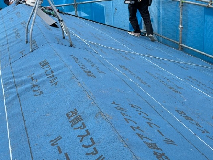改質アスファルトルーフィングの敷設