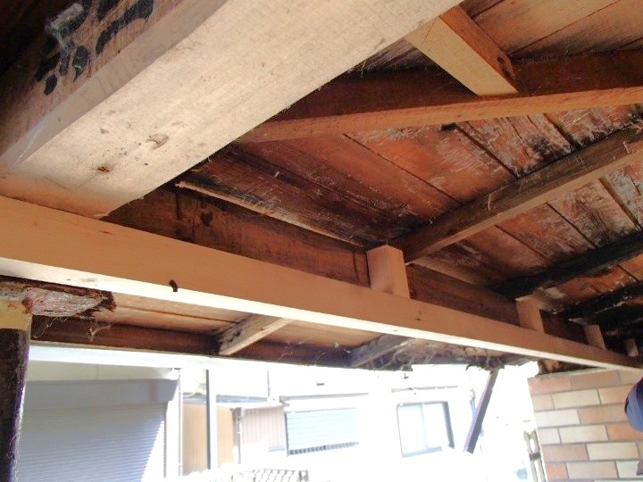 腐食した木材の交換と新規下地の加工