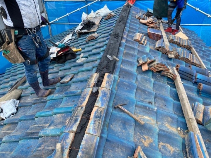 漆喰「軽量シルガード」で土台形成