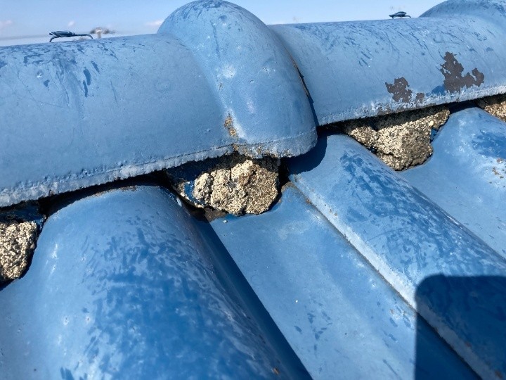 棟部の漆喰の崩れ