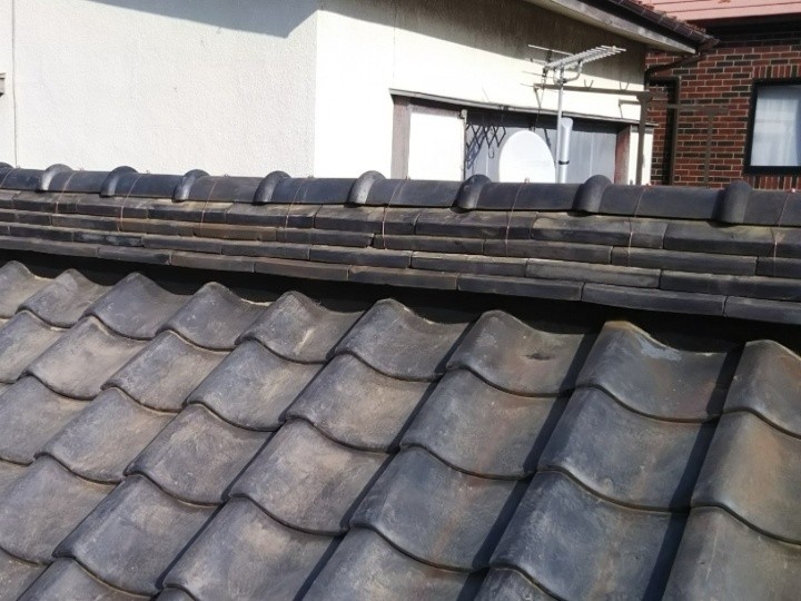 冠瓦の固定と仕上げ