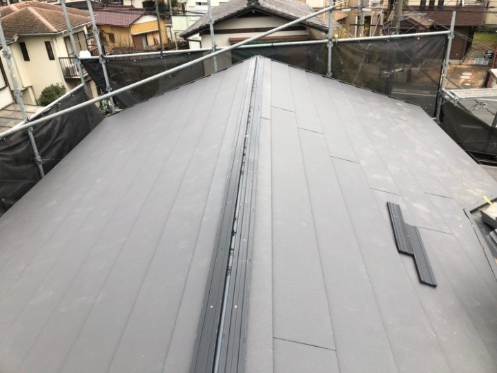 棟板金下地（貫板）の設置