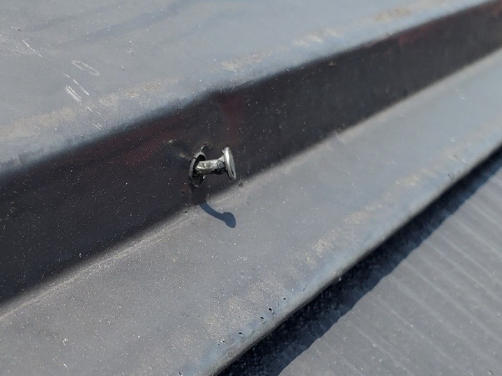 釘の変形と固定不足