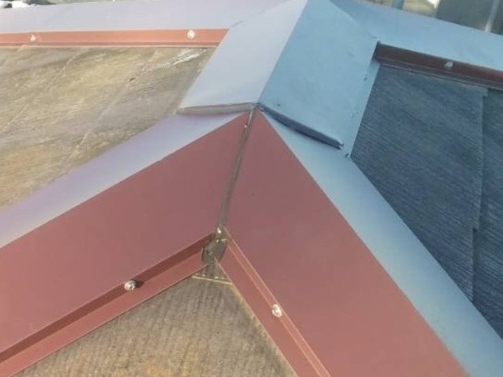 大棟と隅棟の接合部の防水処理