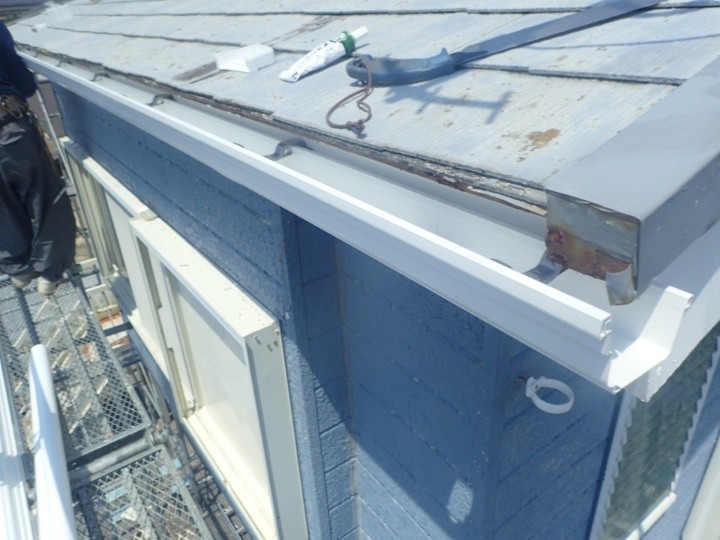 軒樋の取り付け