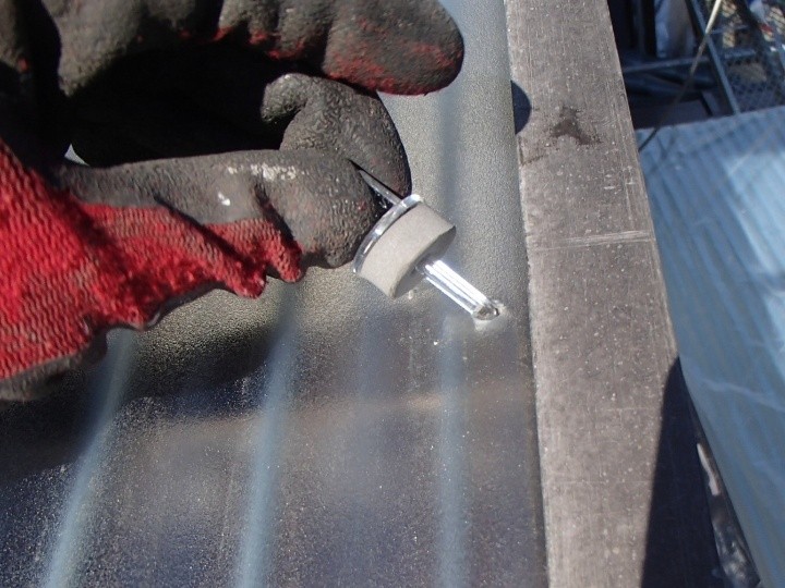 ポリカフックを使用した固定作業