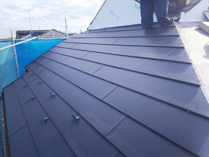 スーパーガルテクト本体の施工