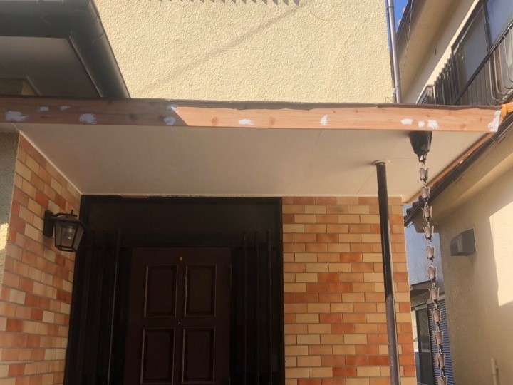 天井を支える構造材の組み直し