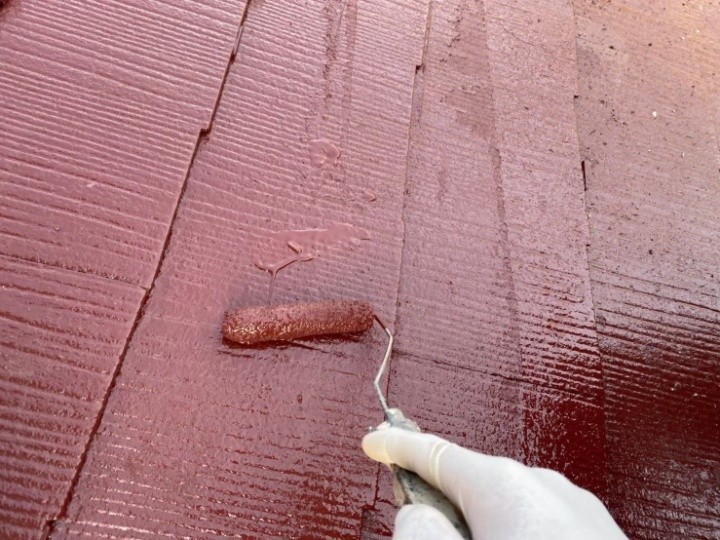 上塗り仕上げの様子