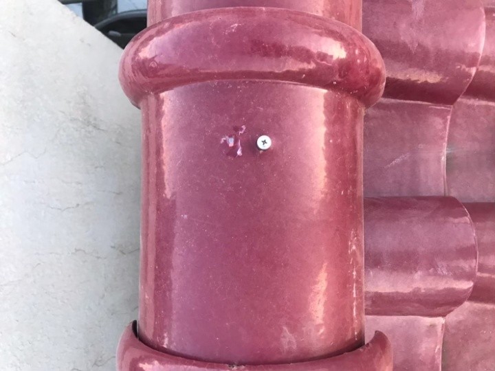 棟瓦をSUSビスで固定