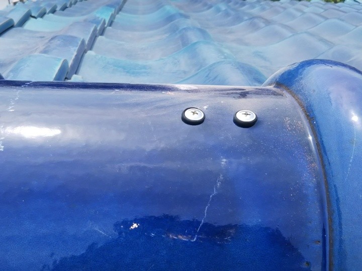 丸瓦のビス固定