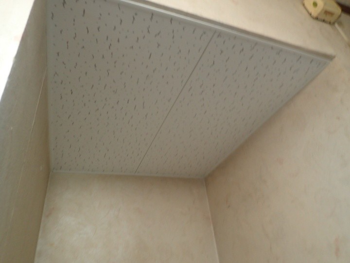 ジプトーン天井材の設置