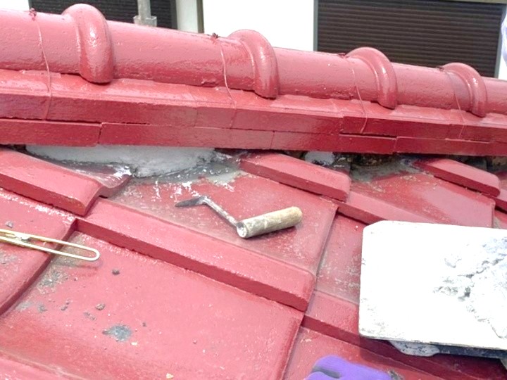 棟瓦の漆喰詰め直し