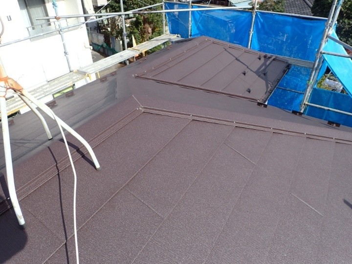 棟板金の取り付けと仕上げ