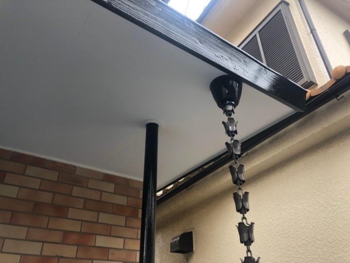 箱樋の交換と天井材の取り付け