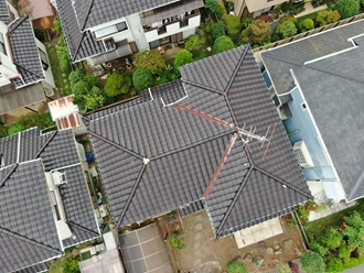 流山市松ケ丘のお住まいにて棟瓦の台風被害｜棟取り直し工事により復旧いたしました