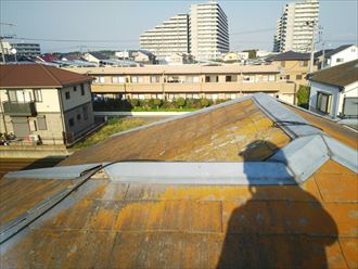 船橋市で台風の影響により棟板金が飛散、早期に棟板金交換を