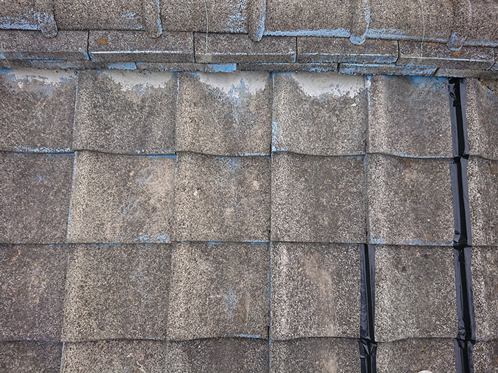 セメント瓦の屋根