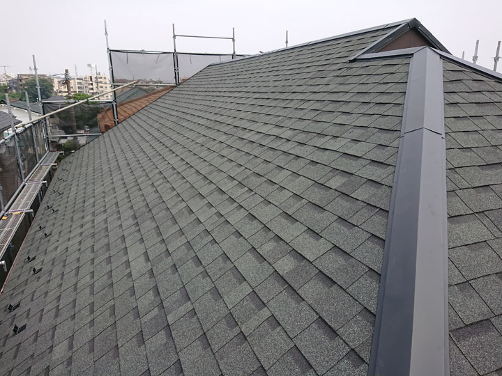 施工が完了したシングルルーフ屋根