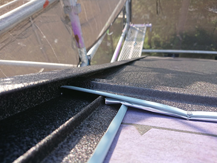 屋根の「役物」とは？種類と役割をわかりやすく解説します