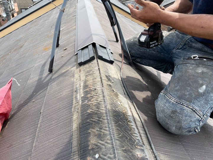 街の屋根やさんでの棟板金交換工事