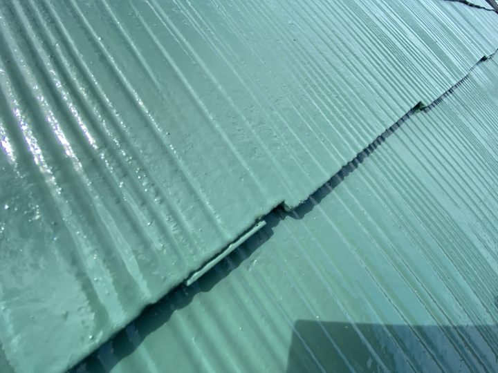 塗装直後のスレート屋根