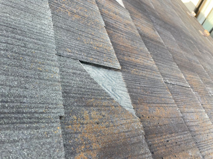 コロニアル屋根の修理費用とメンテナンス方法を解説！割れ・欠け・棟板金の補修も対応