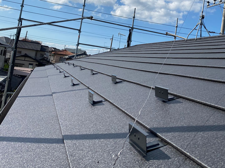 ガルバリウム屋根とは？特徴やメリット、他金属屋根との違いまで解説