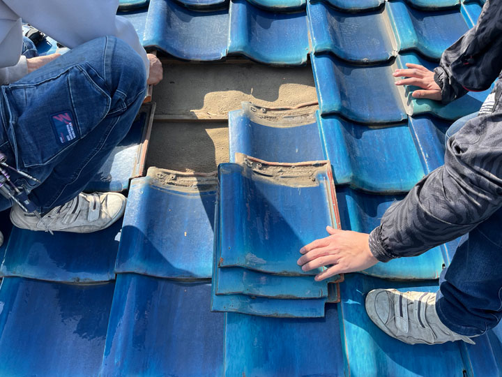 瓦屋根の葺き替えはいつが適切？判断ポイントと費用相場を分かりやすく解説