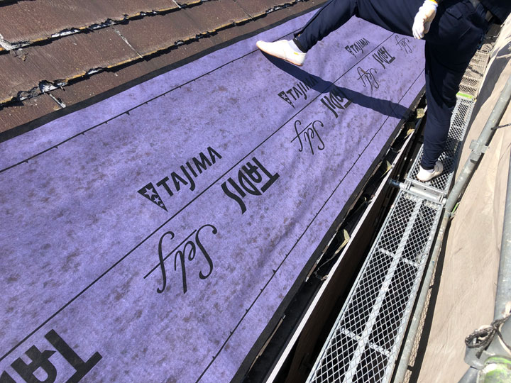 スレート屋根のカバー工法の費用相場は？屋根材別の価格目安とリフォームのポイント