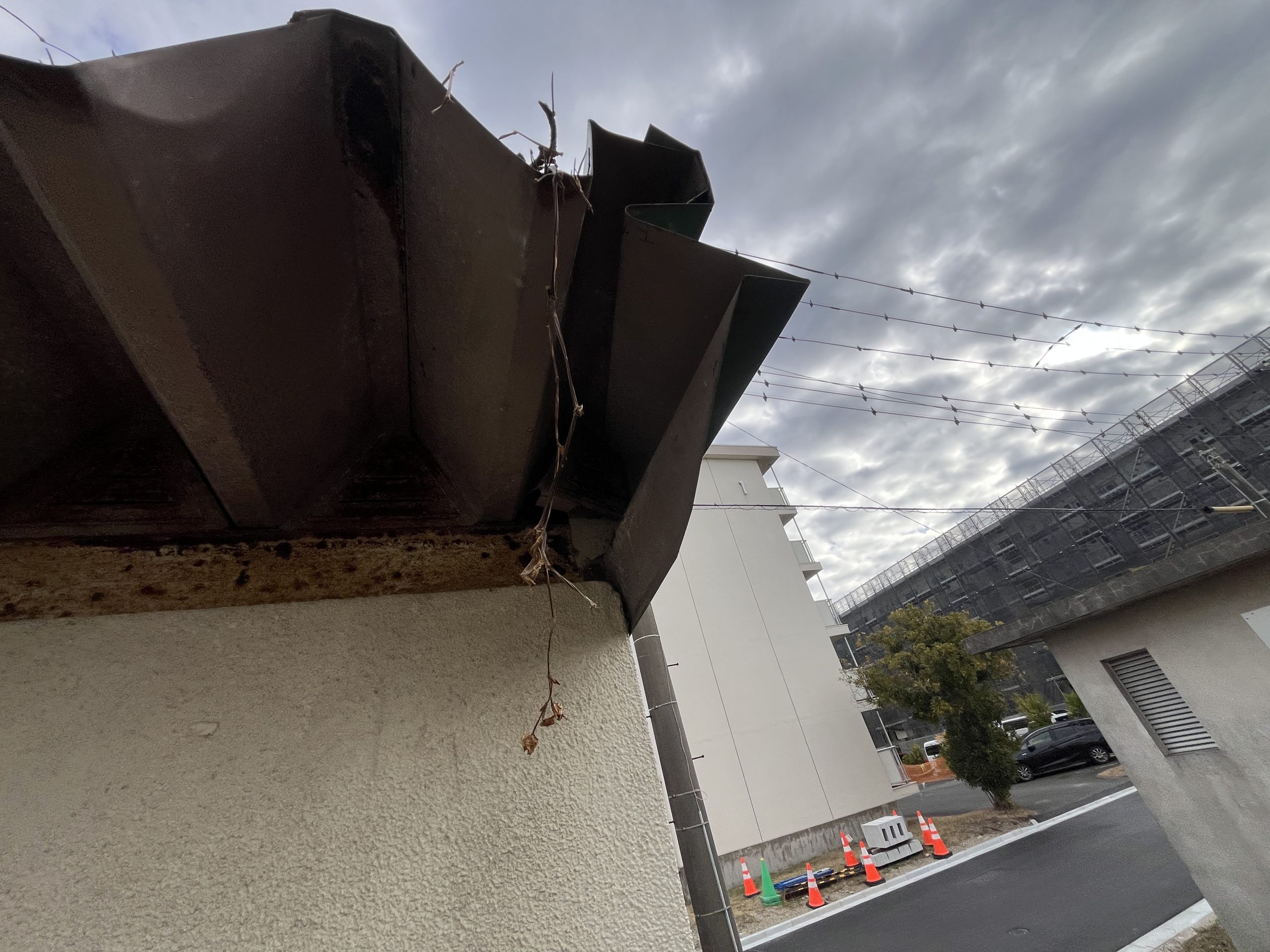 破損部の下面からの確認