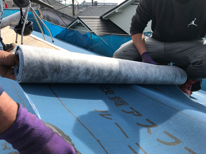 改質アスファルトルーフィング（ゴムアス）とは？違いや特徴・おすすめ製品を解説