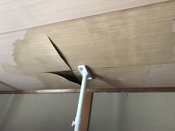 雨漏り被害の様子