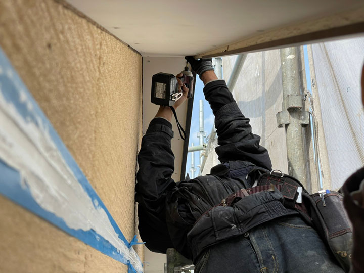 屋根リフォームの相見積もりはどう取る？依頼する社数や比較のポイント