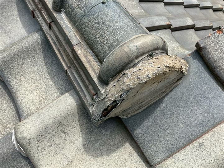棟の端部に施したシーリングの劣化