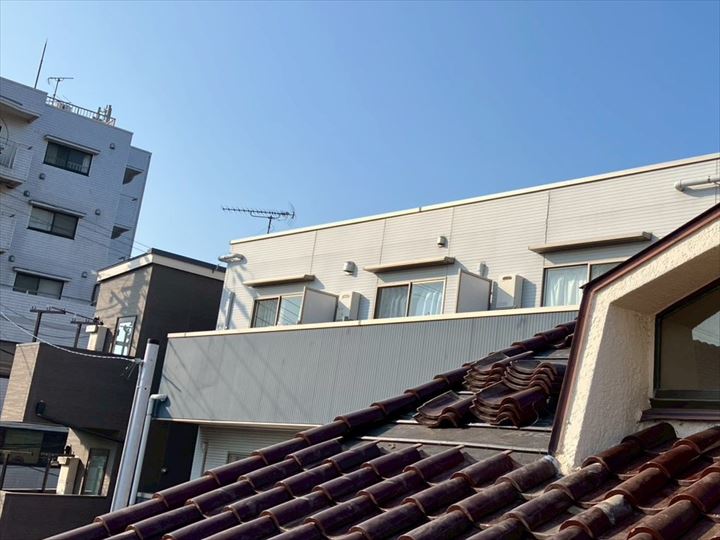 上部まで瓦を戻して完了となります