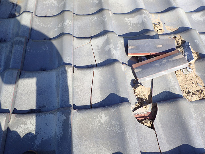 屋根修理に火災保険は使える？雪害や風災などへの適用条件と注意点