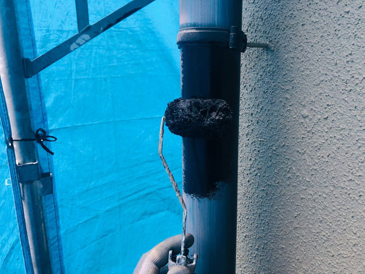 他の塗装工事と合わせた雨樋塗装