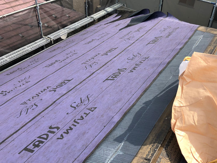 改質アスファルトルーフィングとは？普通の防水シートとの違いや選ぶべき理由