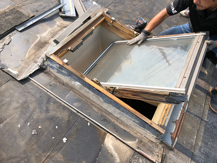 天窓工事はどんな時に必要？交換が必要なサインと費用相場を分かりやすく解説