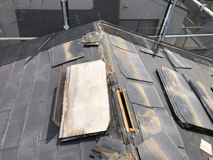 アスベスト屋根の葺き替え費用はいくら？相場とコストを抑える方法を解説